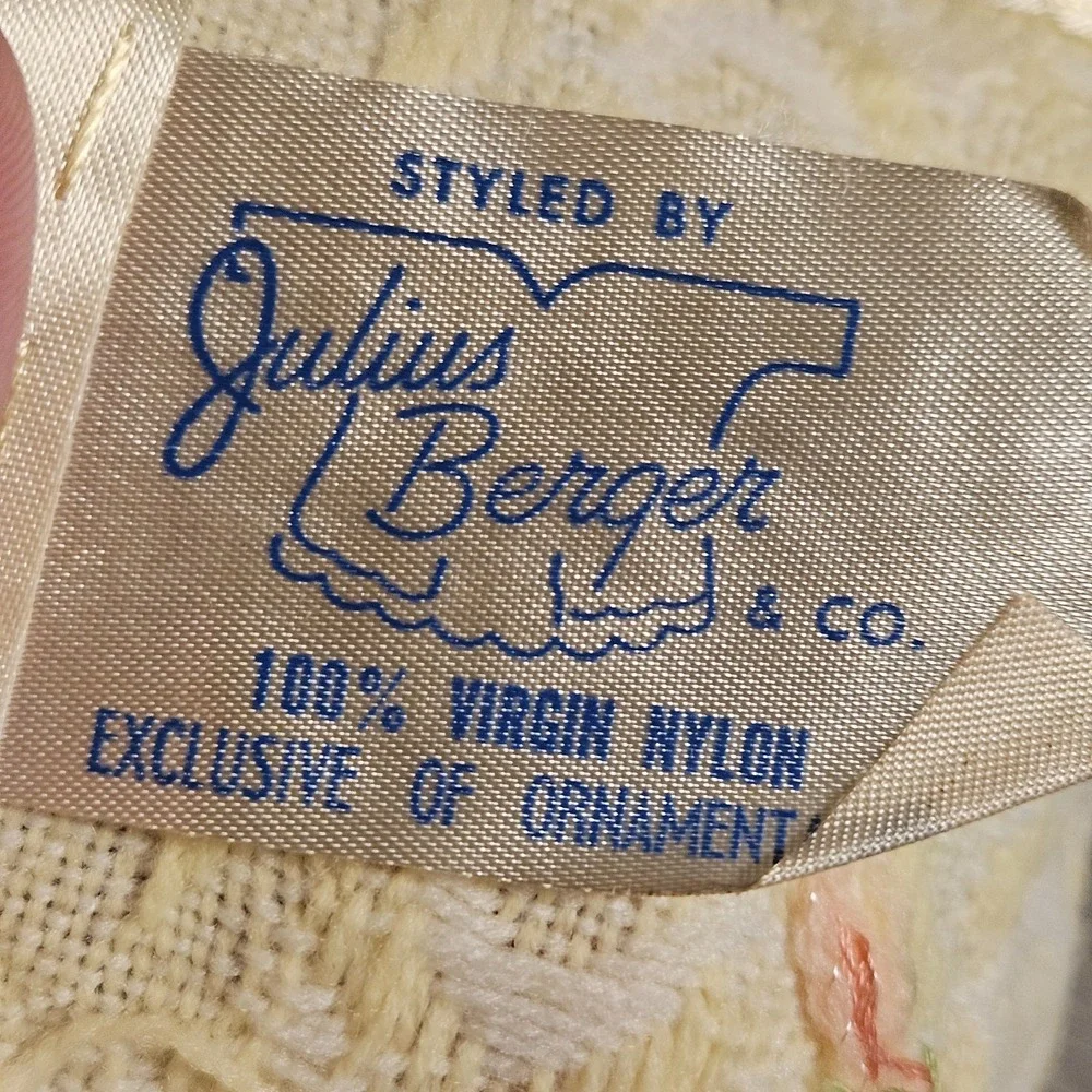 Vintage Julius‎ Berger Co. Beaded Nylon Satin Trim Baby Blanket 27x28 Heirloom